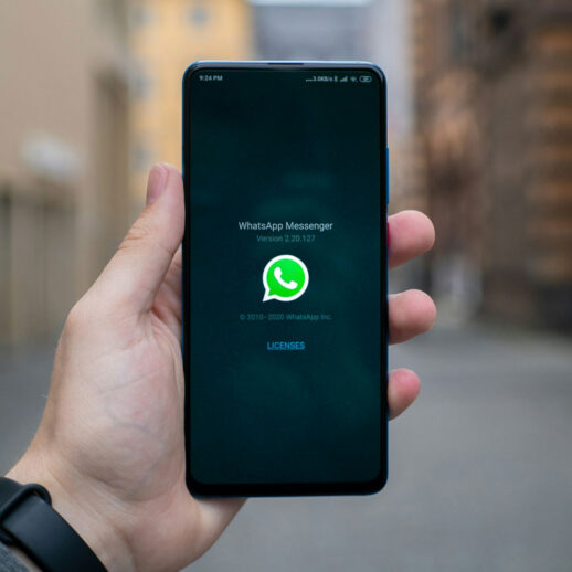 Assine documentos direto pelo WhatsApp